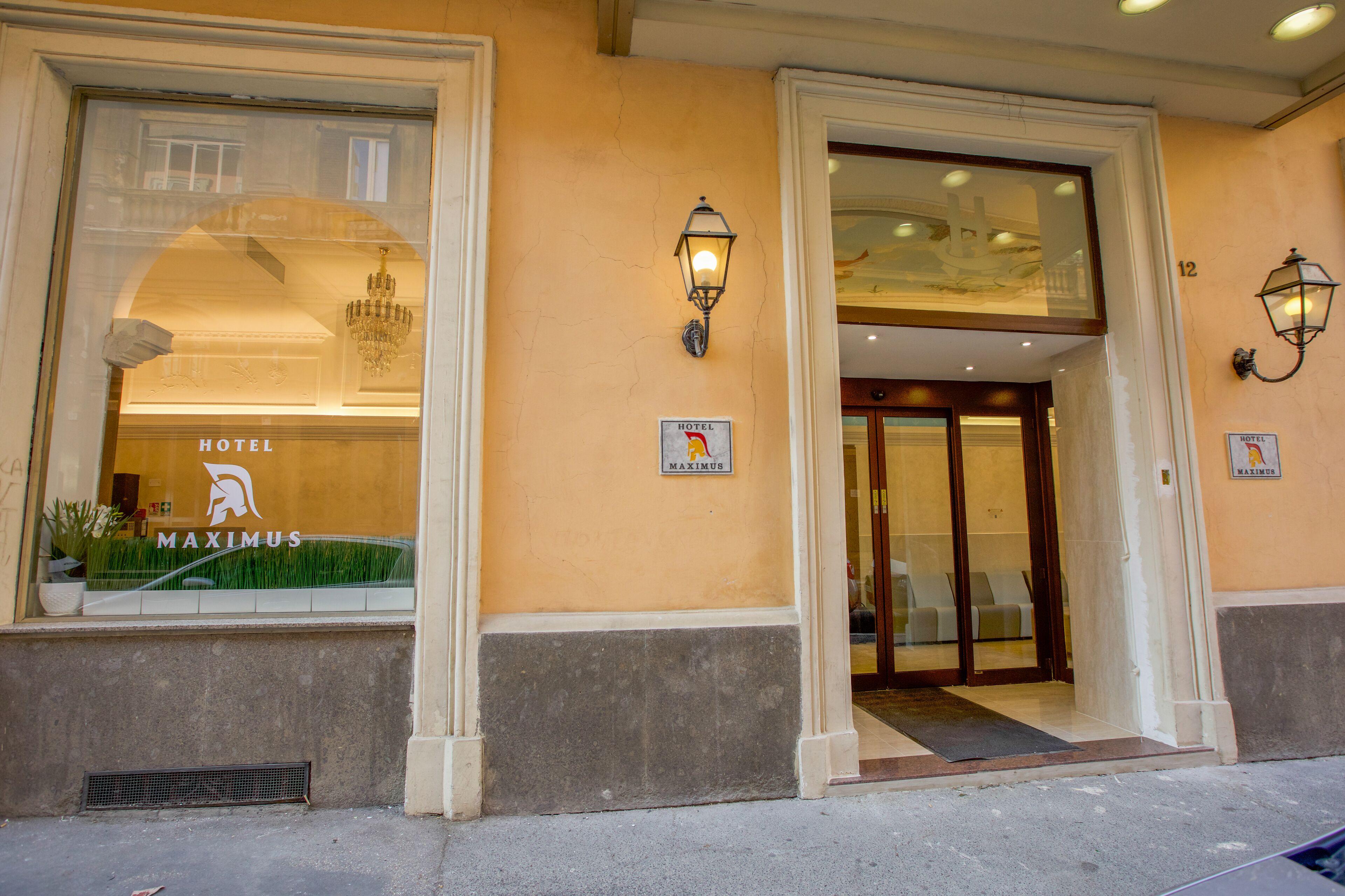 Hotel Maximus — Foto 1